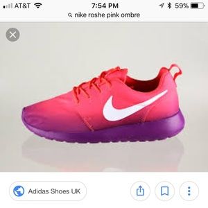 Limited color way Nike roshe!